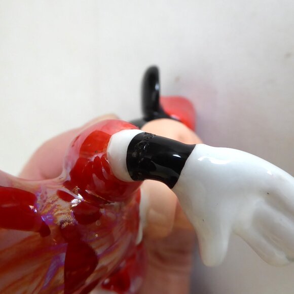 VINTAGE DISNEY MICKEY MINNIE MOUSE HOLDING HANDS CERAMIC SALT PEPPER SHAKER SET - Picture 12 of 13